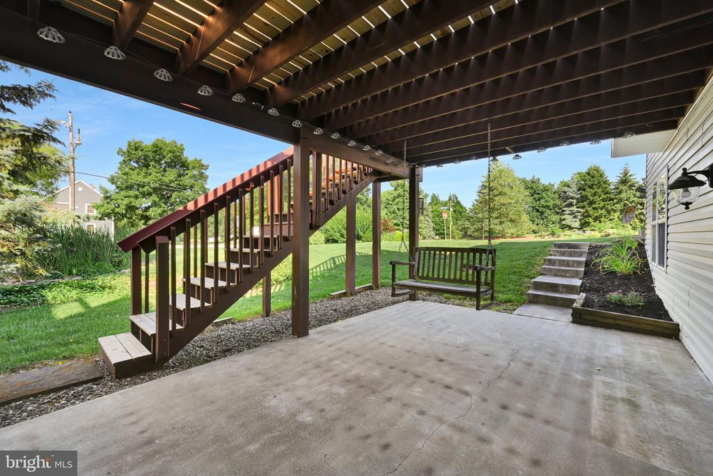 1585 HICKORY RUN COURT