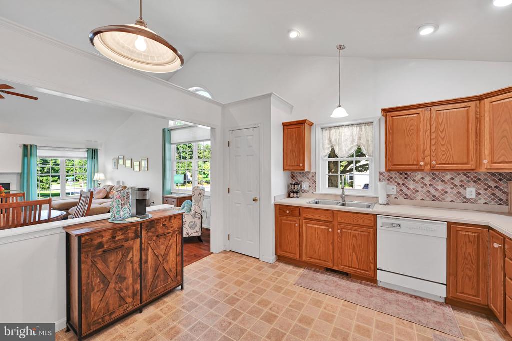 1585 HICKORY RUN COURT