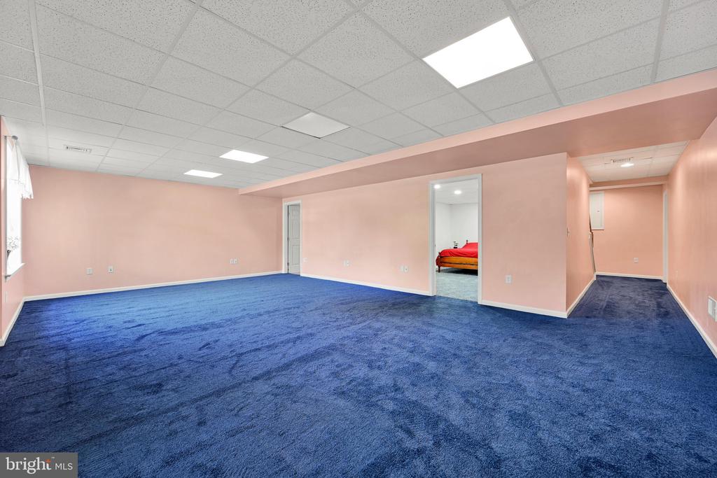 1585 HICKORY RUN COURT
