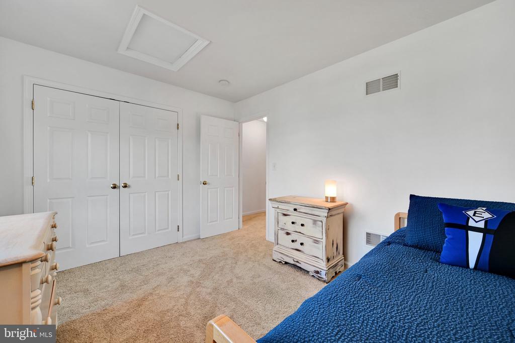 1585 HICKORY RUN COURT