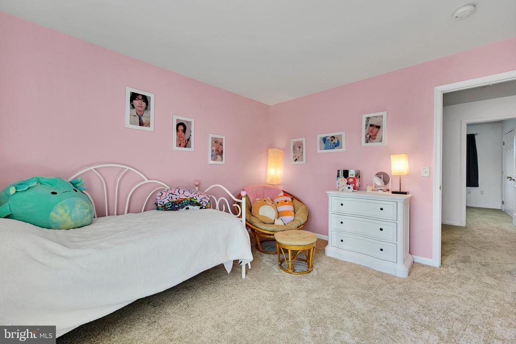 1585 HICKORY RUN COURT