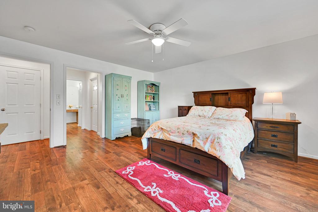 1585 HICKORY RUN COURT