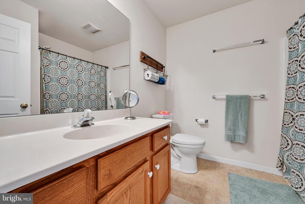 1585 HICKORY RUN COURT