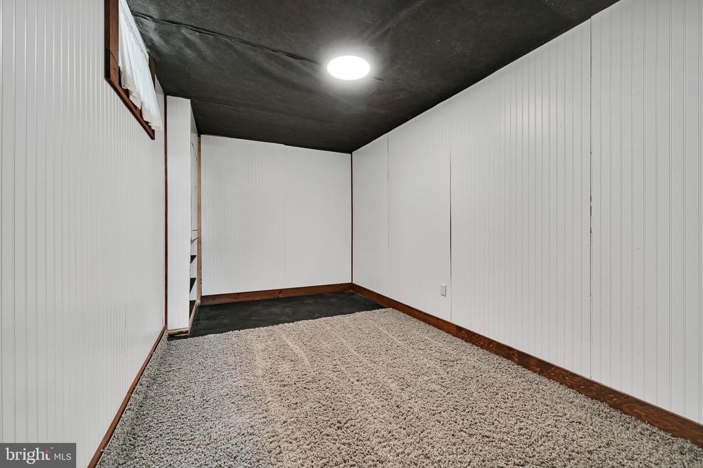 1585 HICKORY RUN COURT