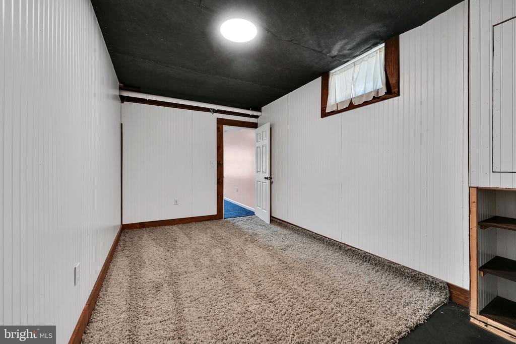 1585 HICKORY RUN COURT
