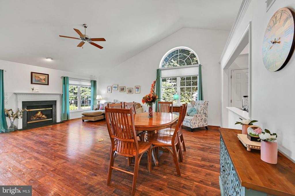 1585 HICKORY RUN COURT