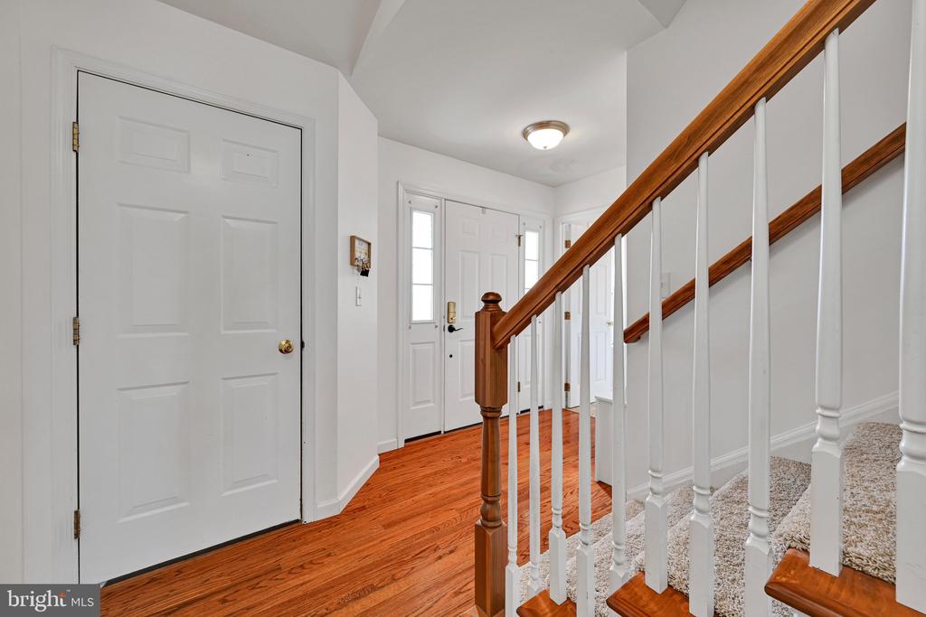 1585 HICKORY RUN COURT