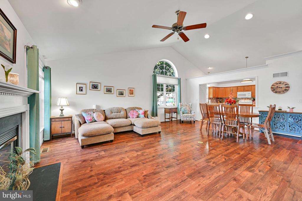 1585 HICKORY RUN COURT