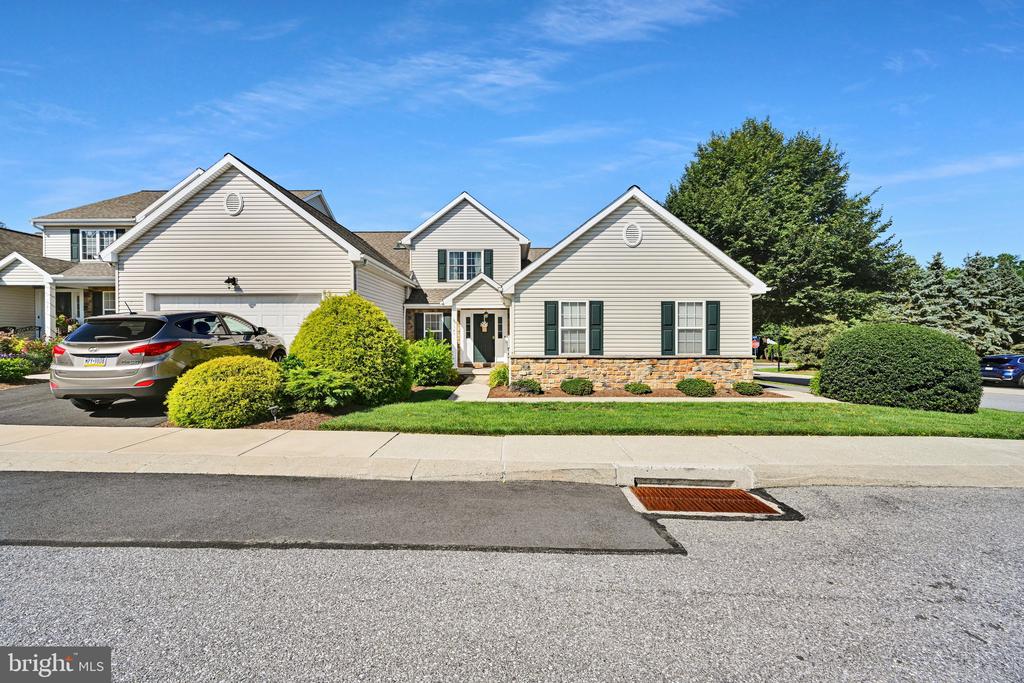 1585 HICKORY RUN COURT