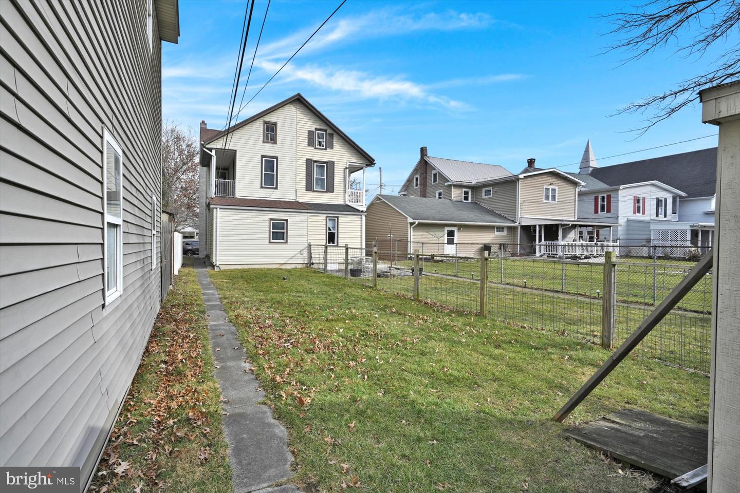 153 N Chestnut St