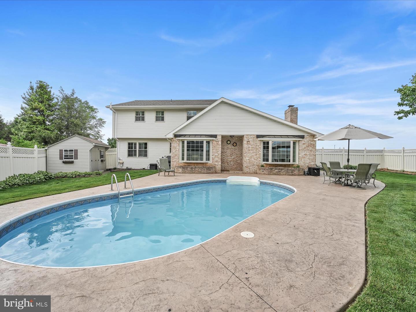 60 Sandalwood Dr