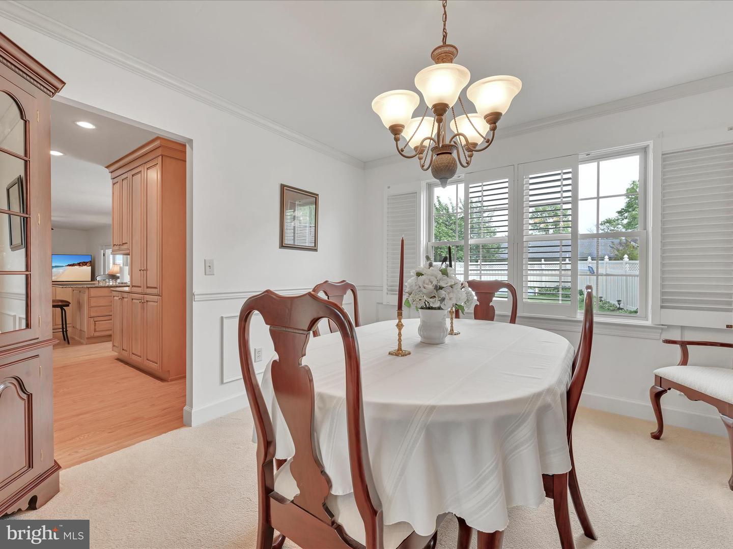 60 Sandalwood Dr