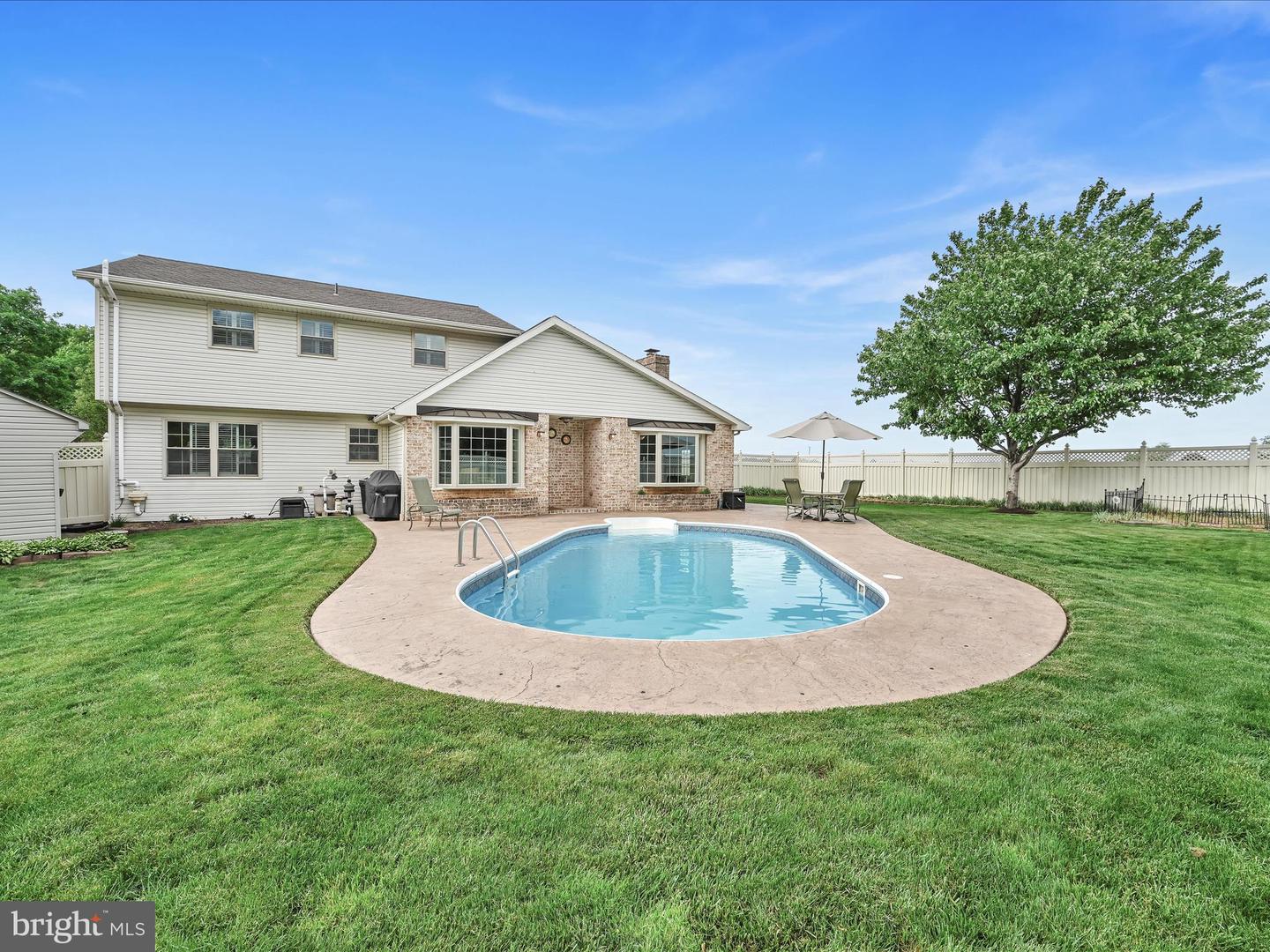 60 Sandalwood Dr