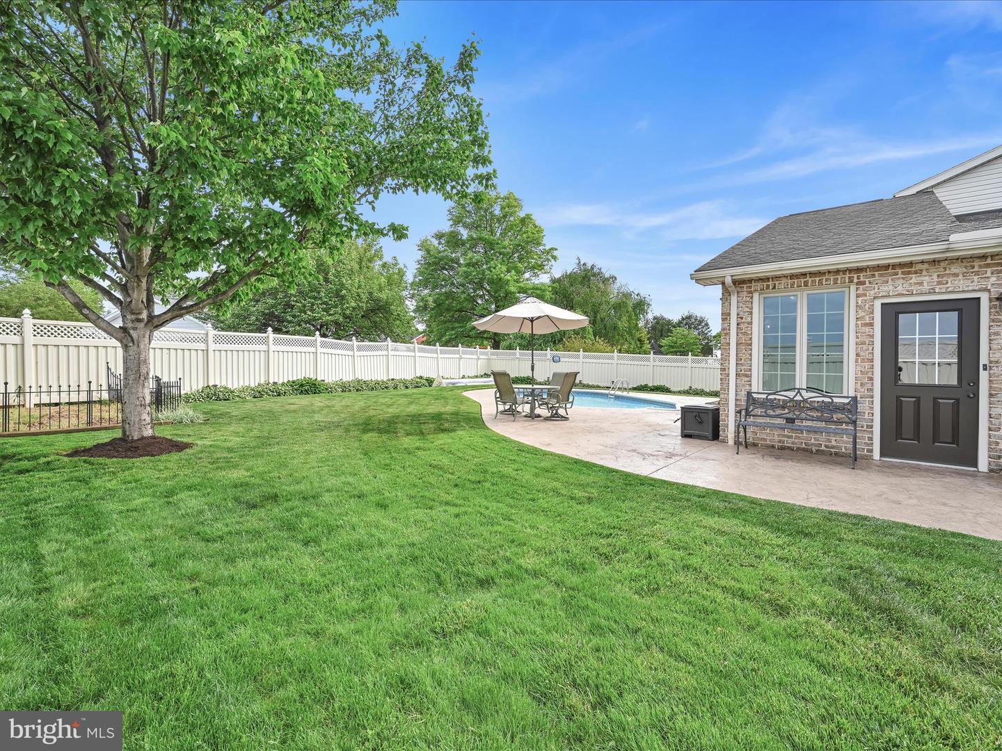 60 Sandalwood Dr