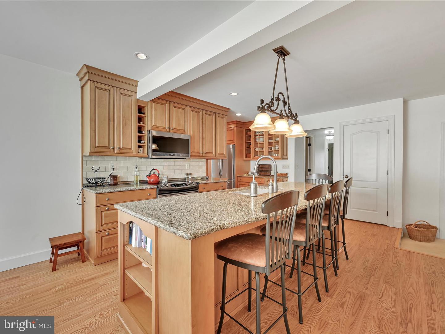 60 Sandalwood Dr