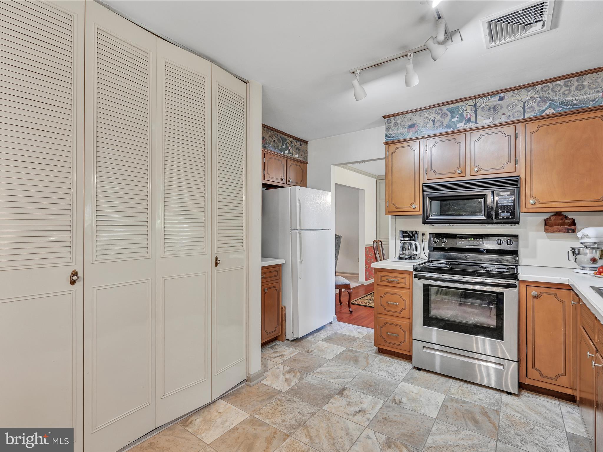 3 Sycamore Ln