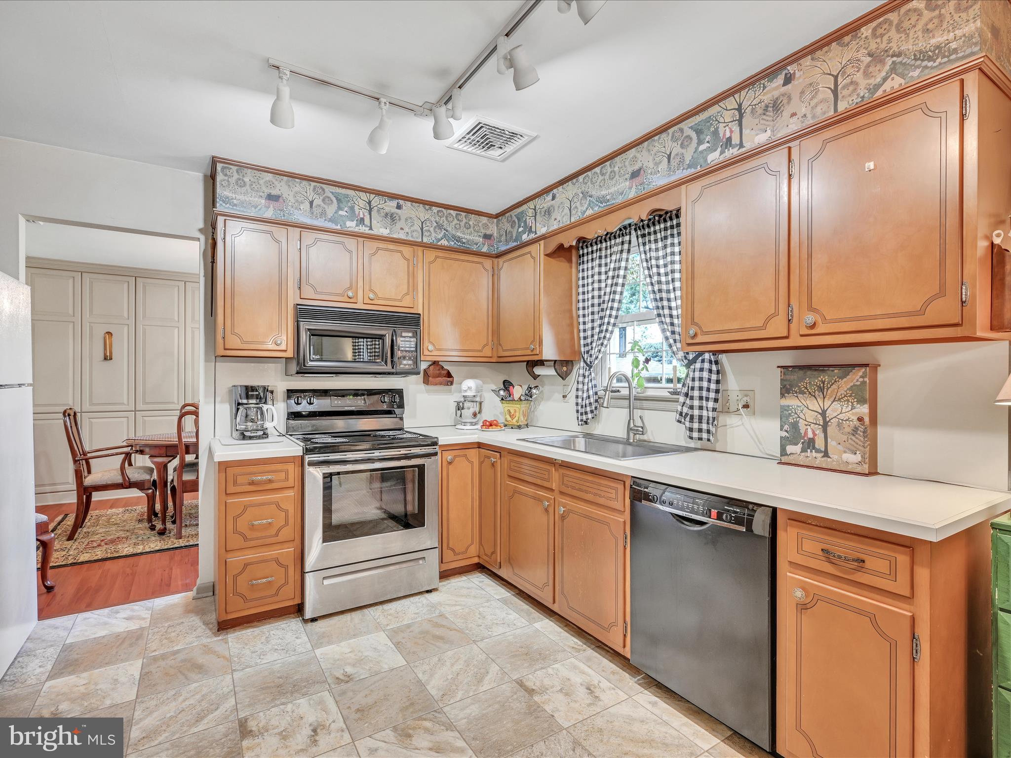 3 Sycamore Ln