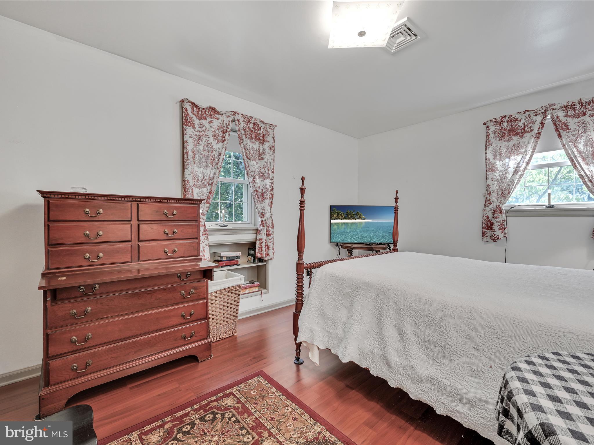 3 Sycamore Ln