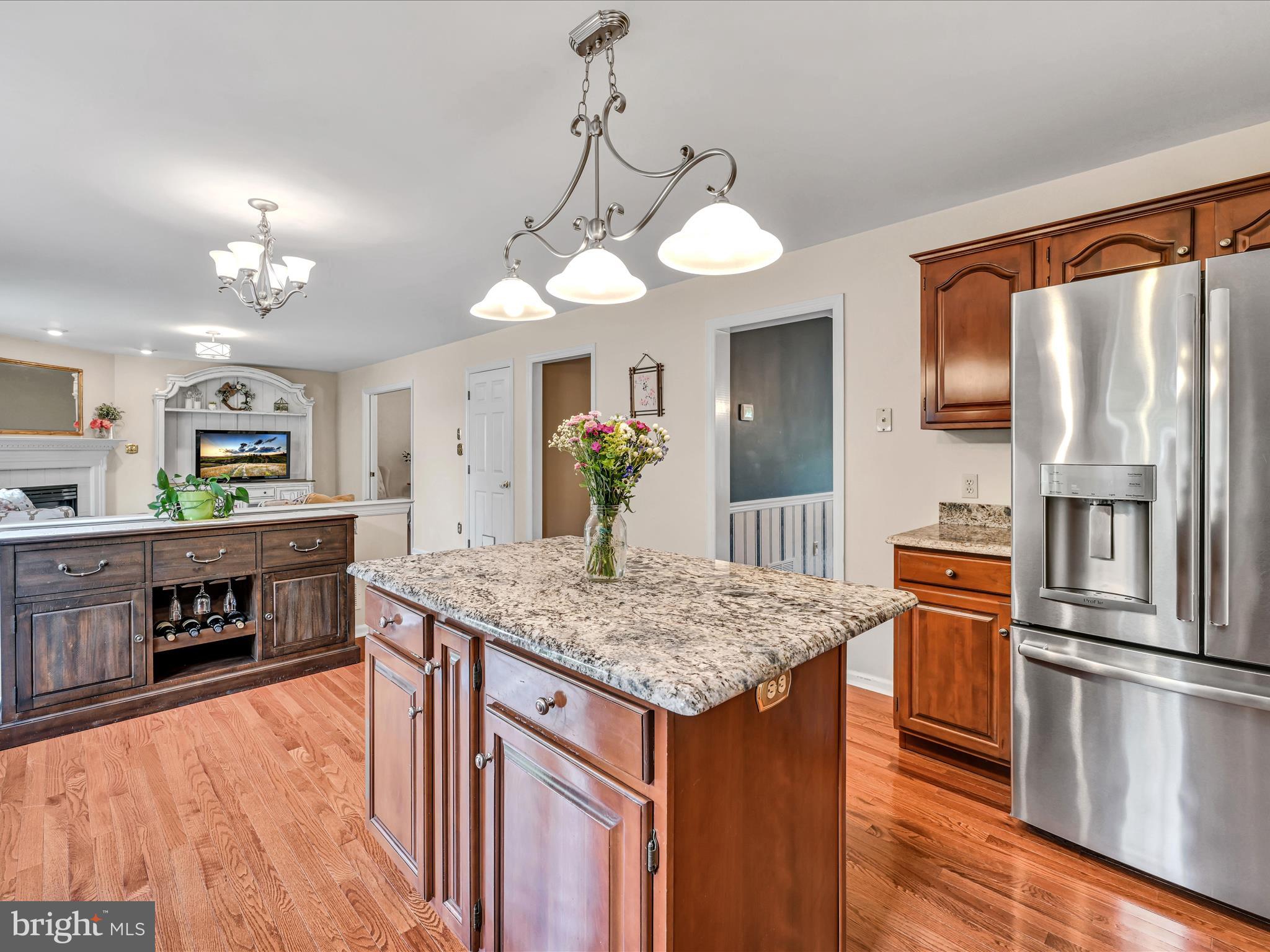 78 English Dr