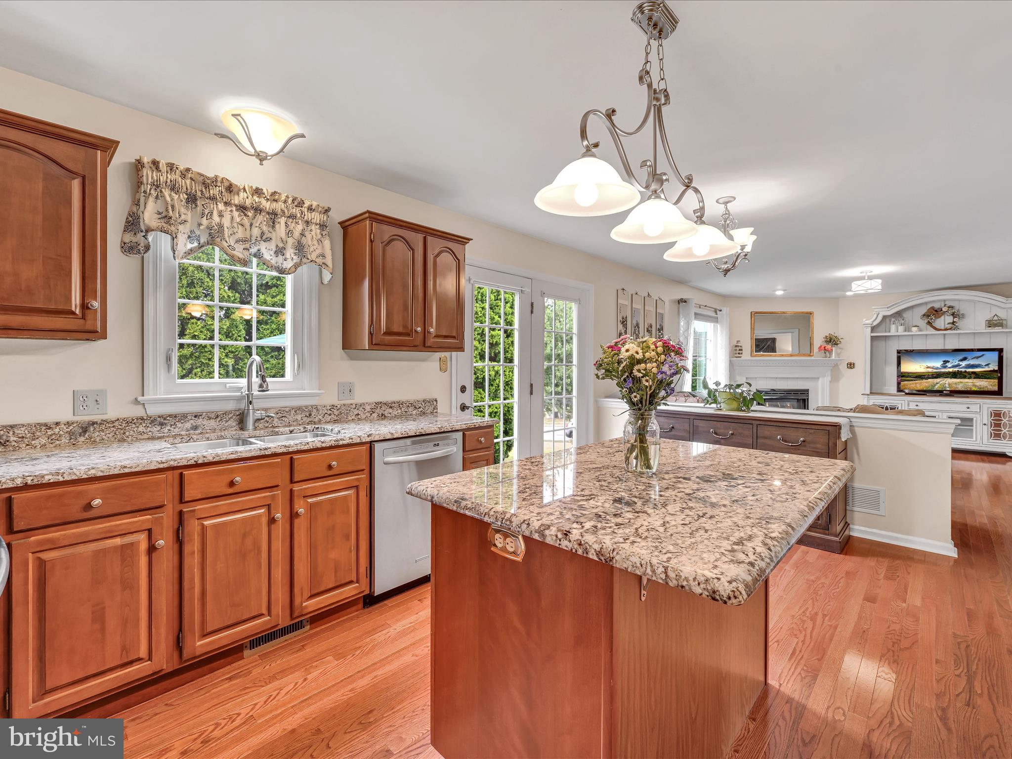 78 English Dr