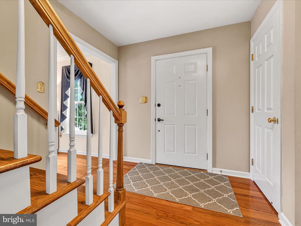 78 English Dr