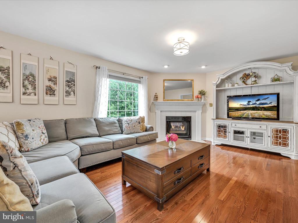 78 English Dr