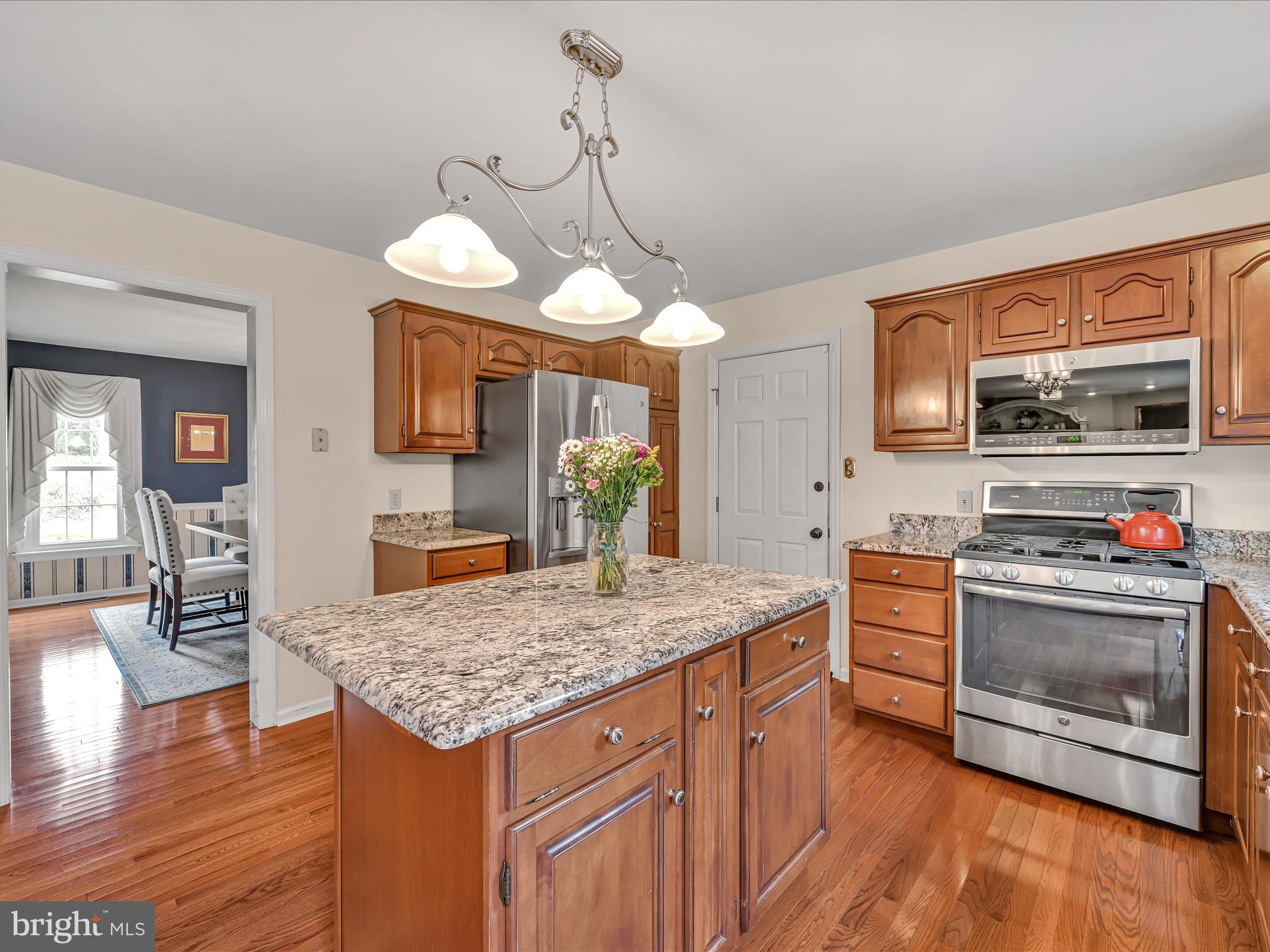 78 English Dr
