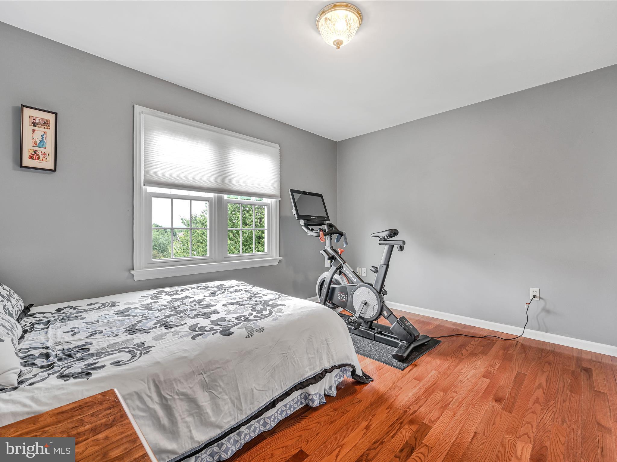 78 English Dr
