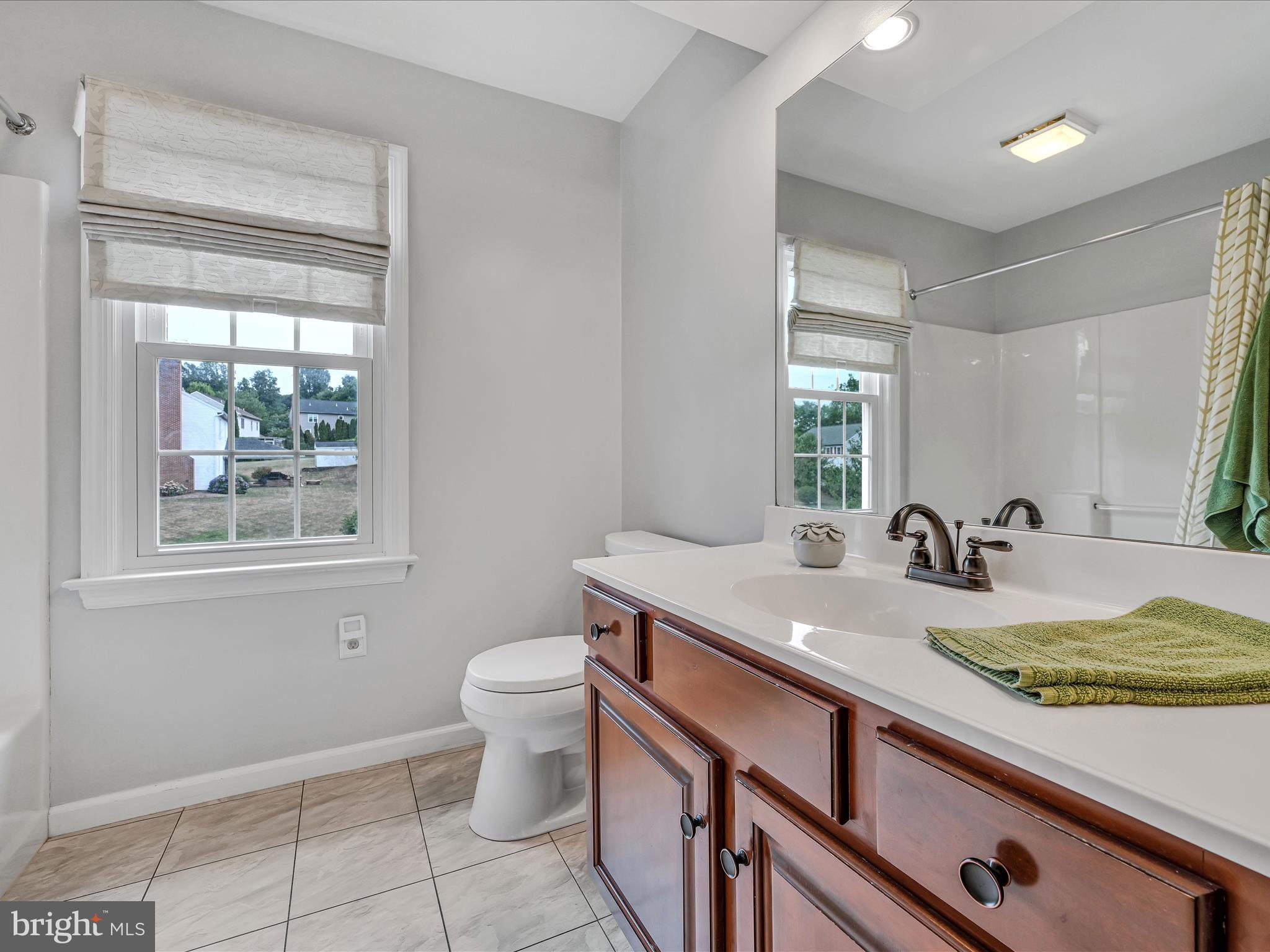 78 English Dr