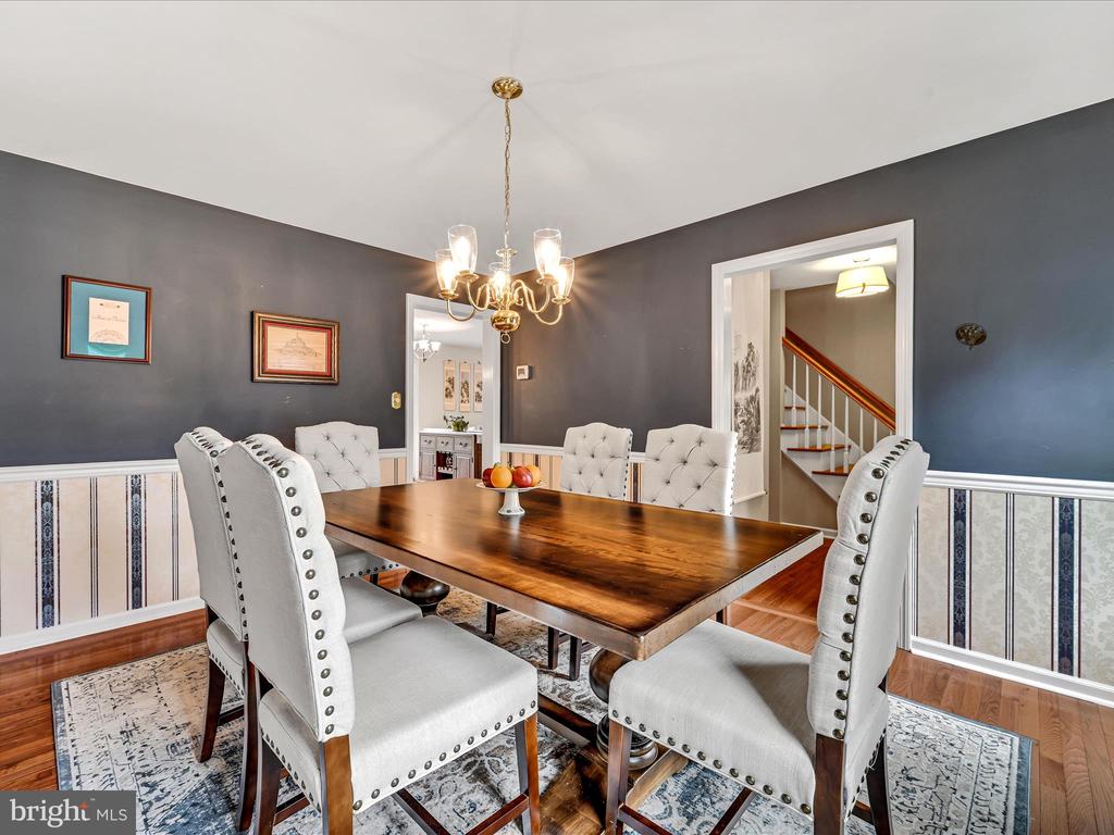 78 English Dr