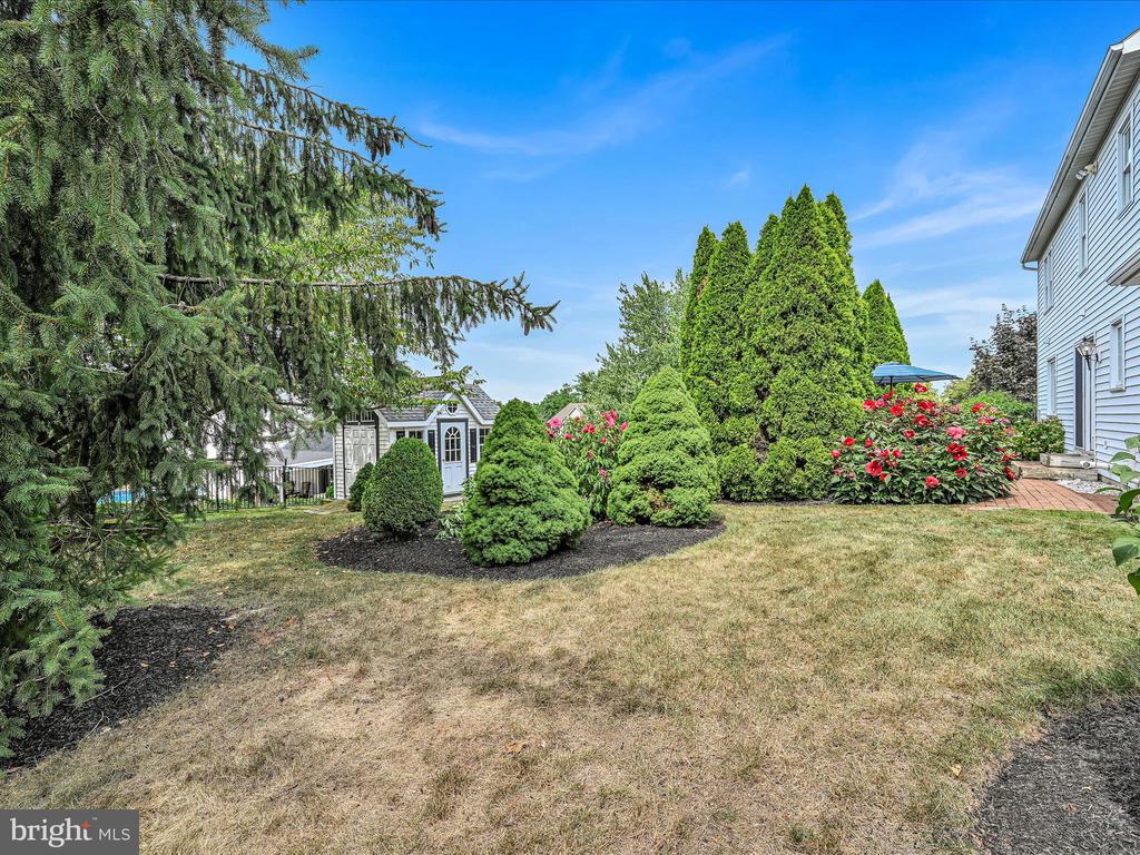 78 English Dr