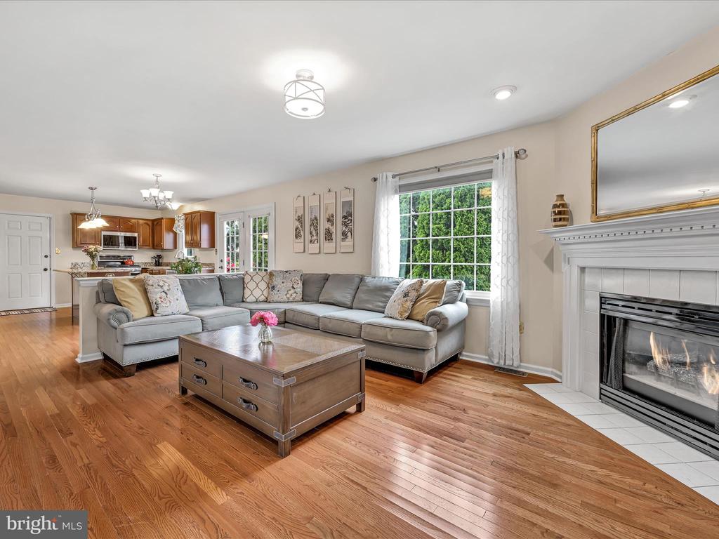 78 English Dr