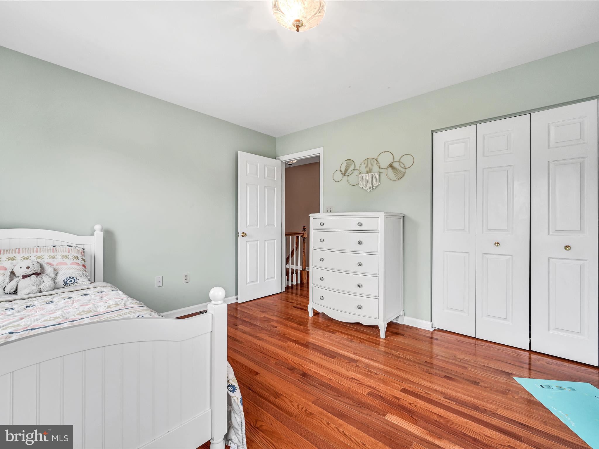 78 English Dr