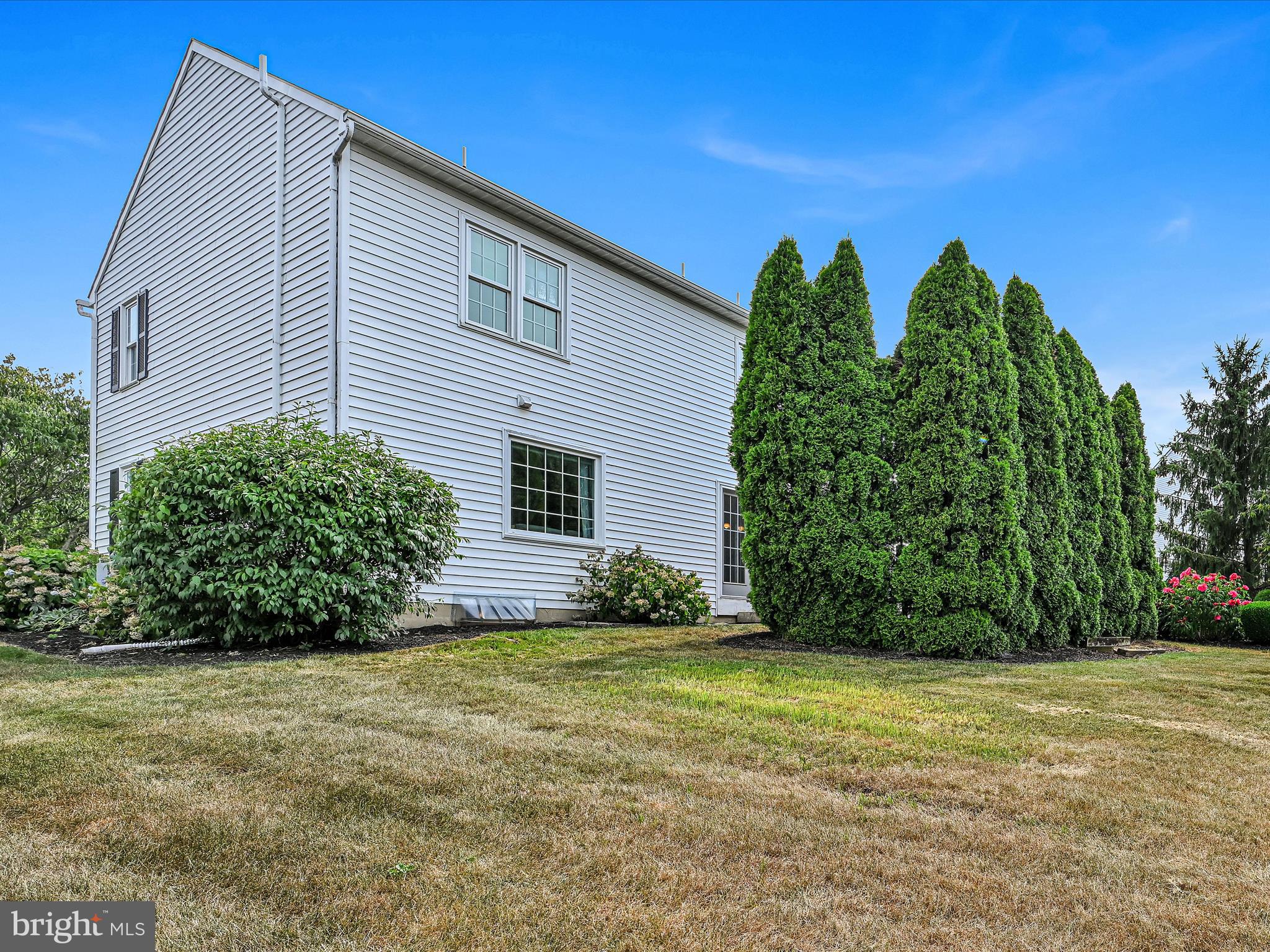 78 English Dr