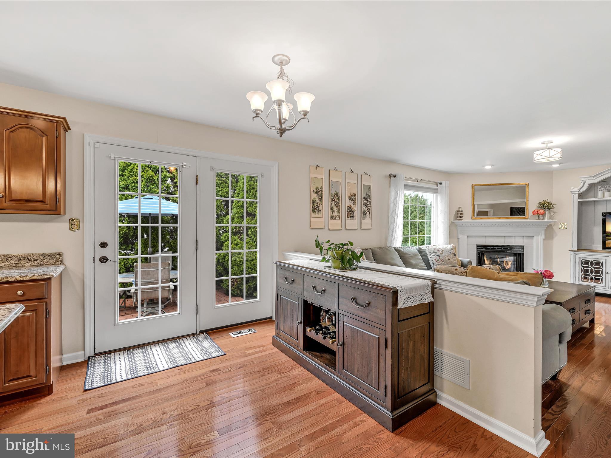 78 English Dr