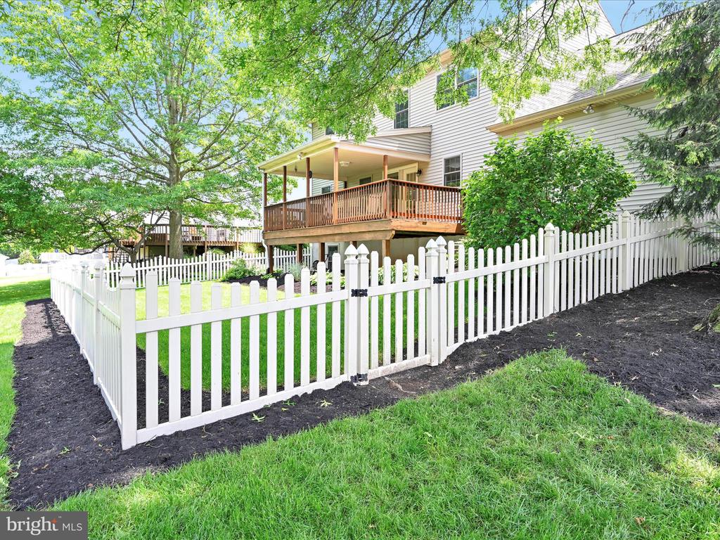 15 Behrens Dr