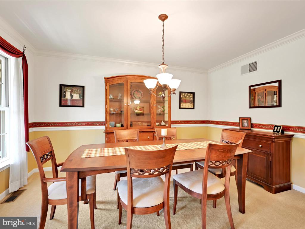 15 Behrens Dr