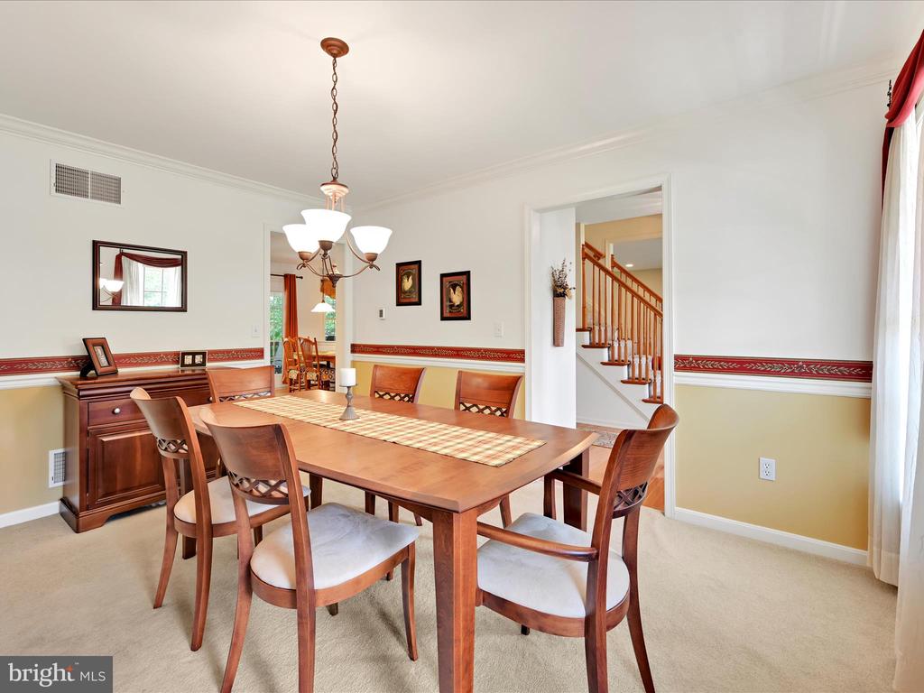 15 Behrens Dr