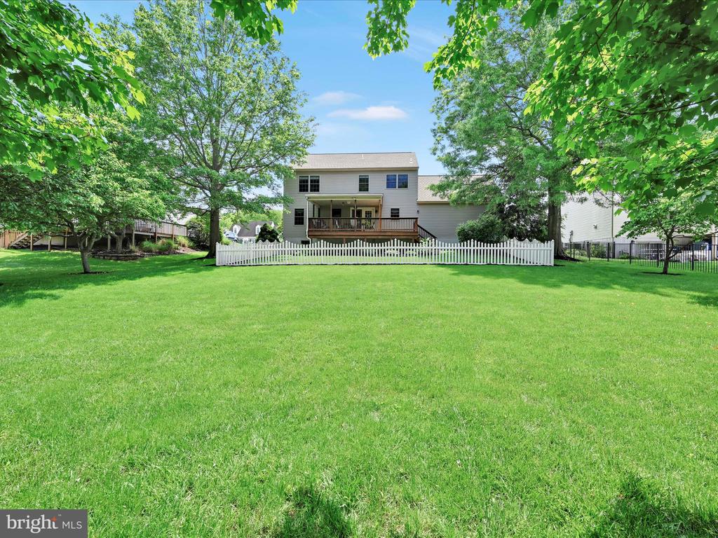 15 Behrens Dr