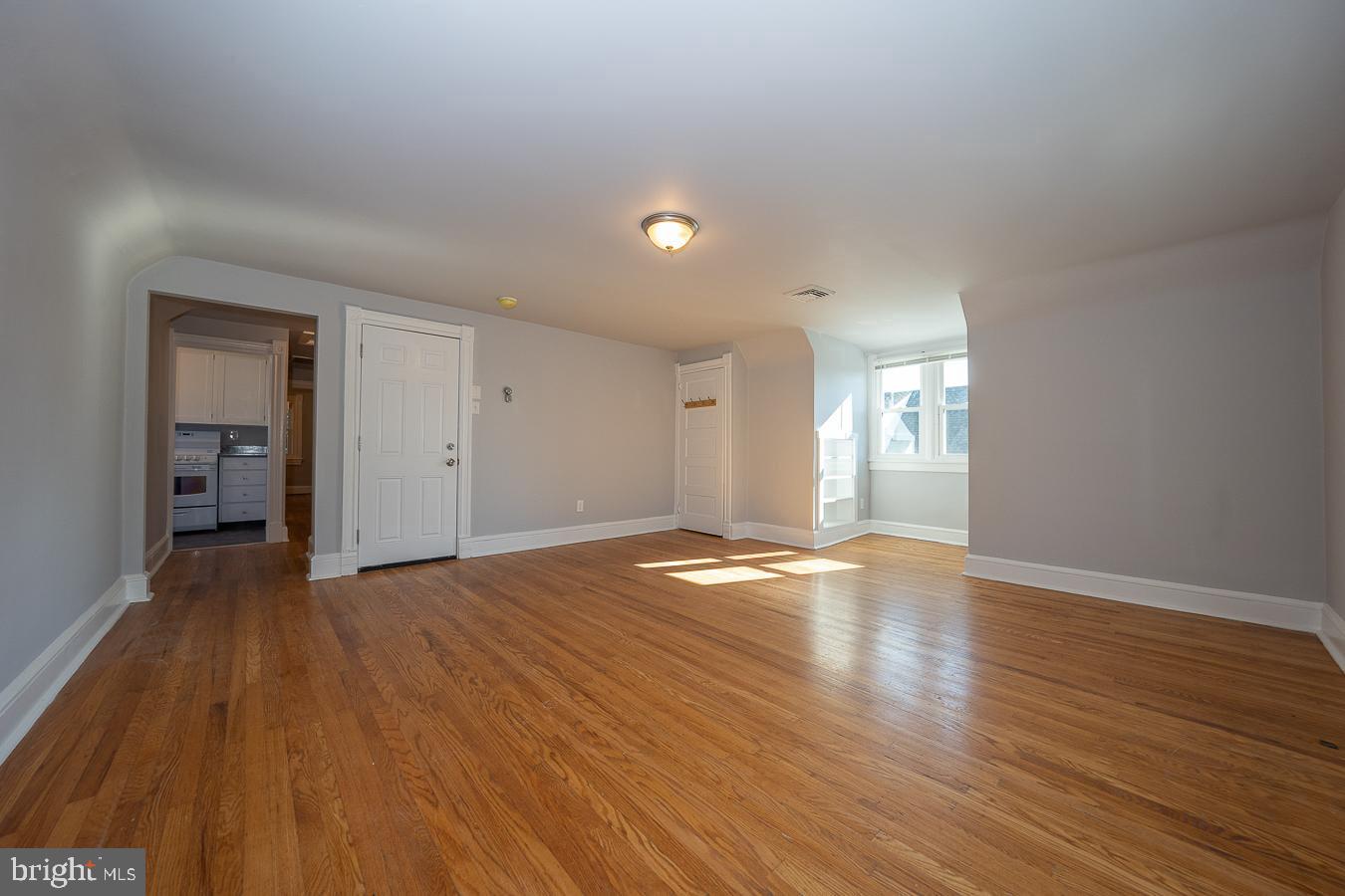 211 Grayling Ave #3