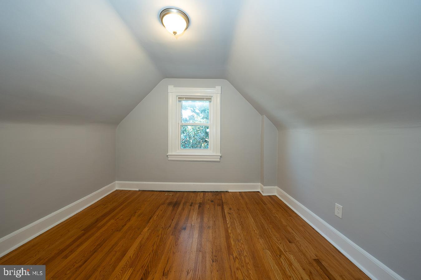 211 Grayling Ave #3