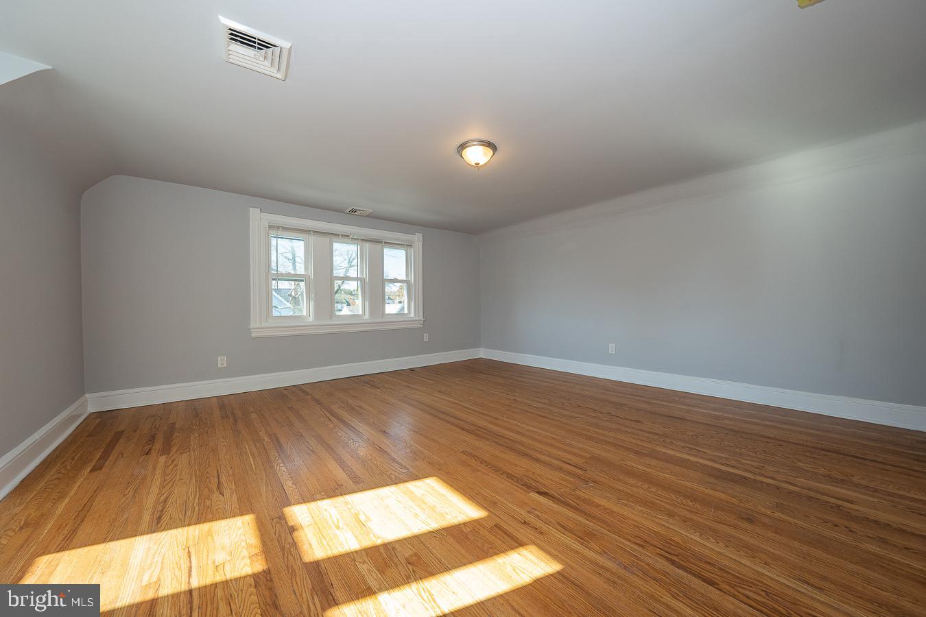 211 Grayling Ave #3