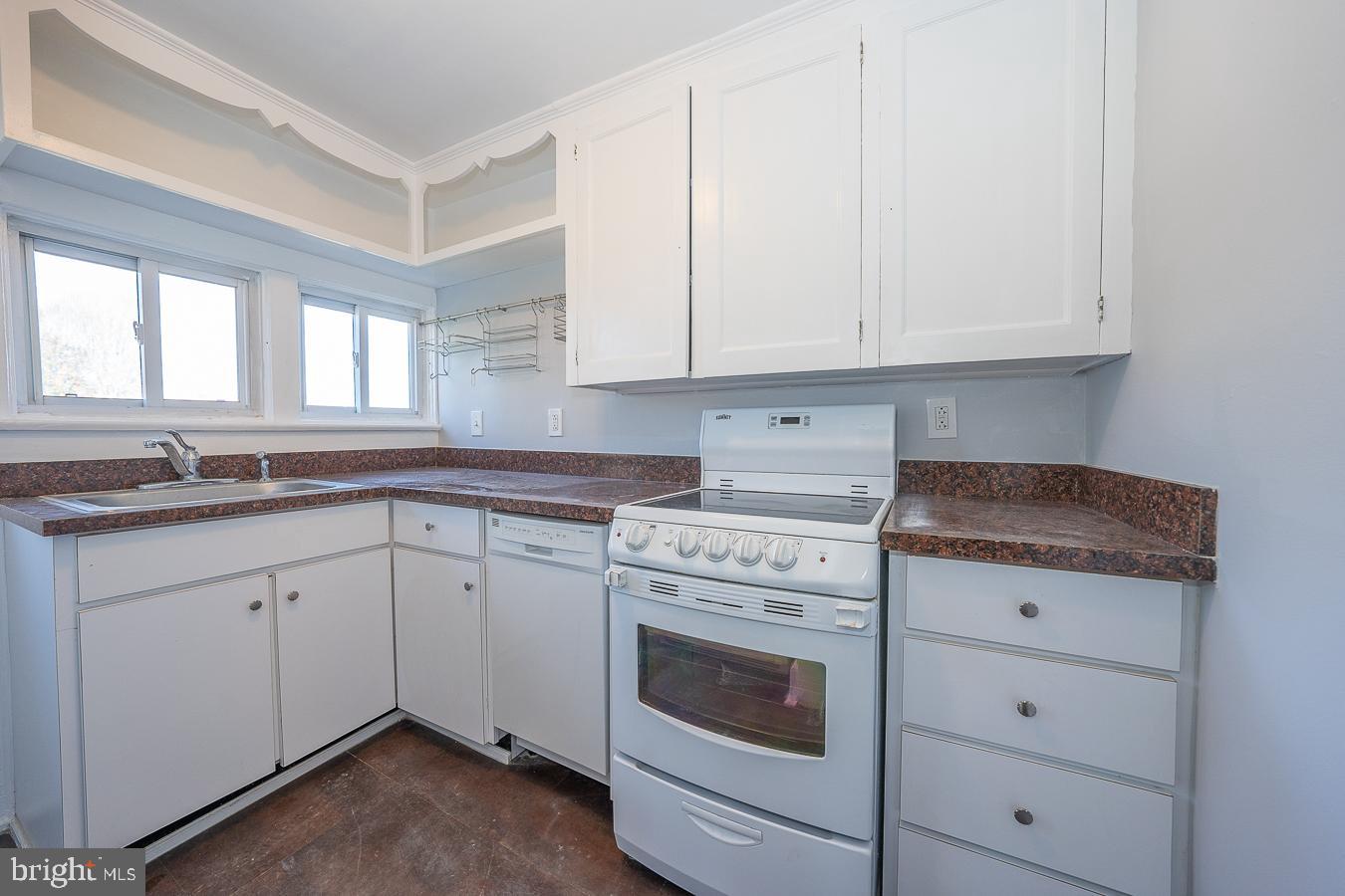 211 Grayling Ave #3