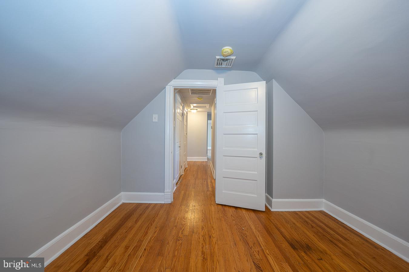 211 Grayling Ave #3
