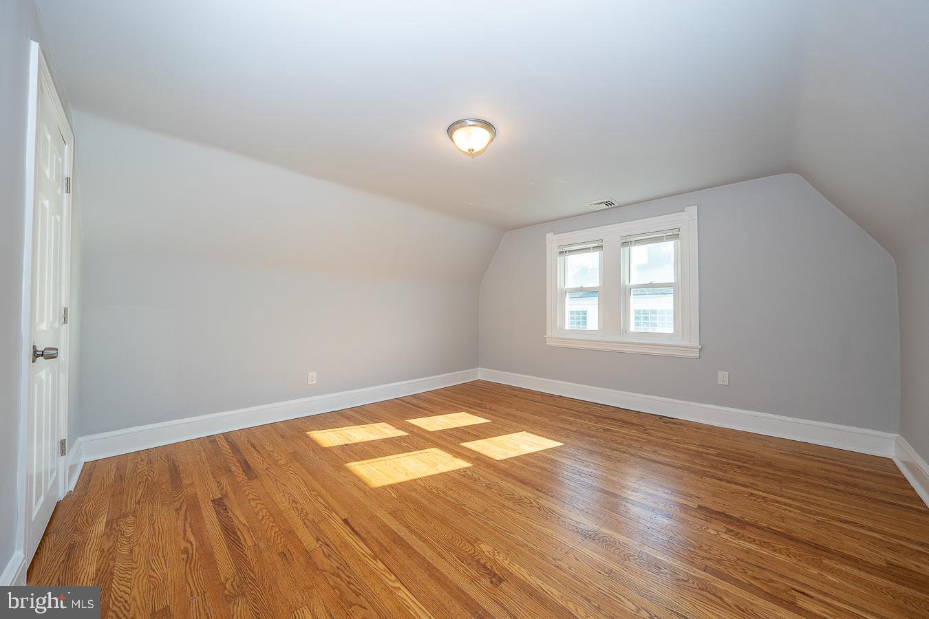 211 Grayling Ave #3