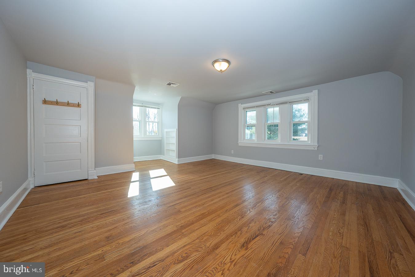 211 Grayling Ave #3
