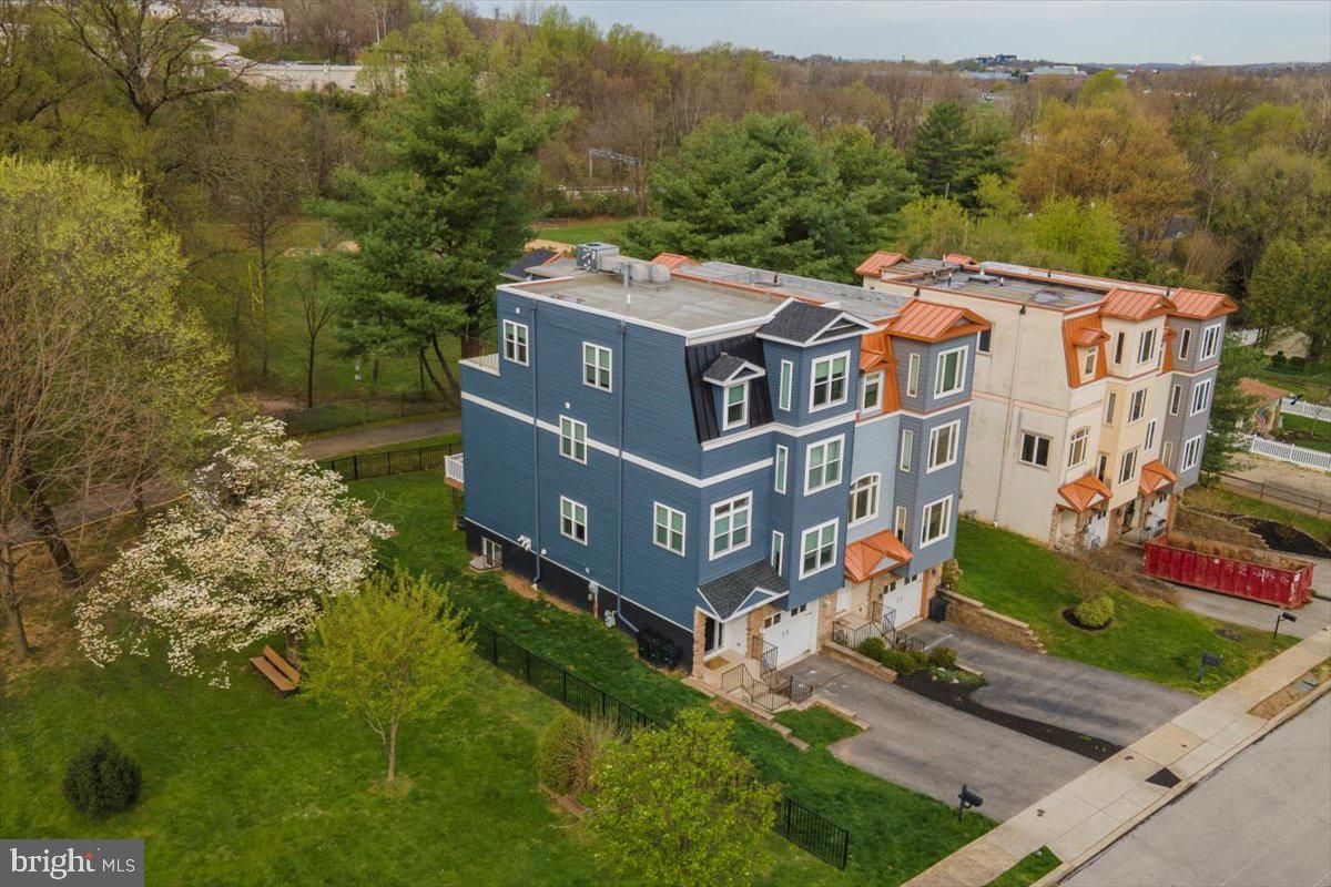 211 Church St