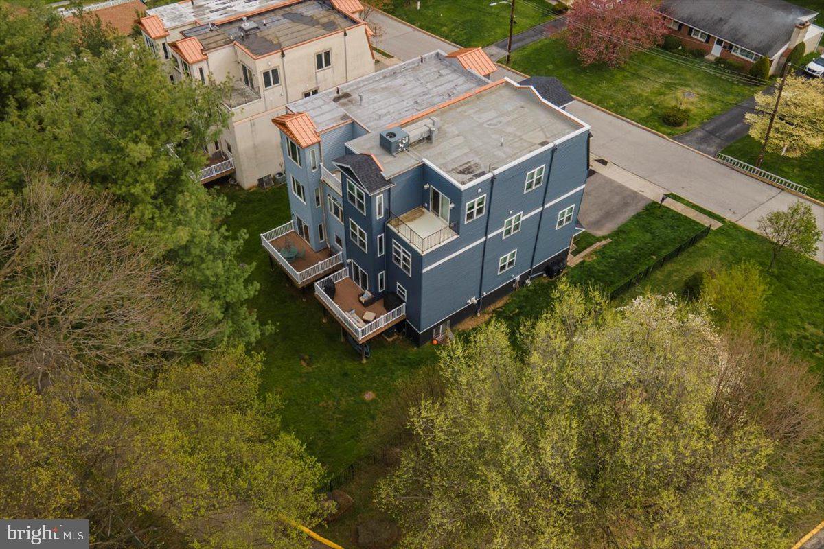 211 Church St