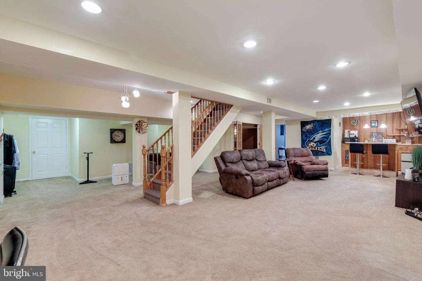 211 Windsor Ave