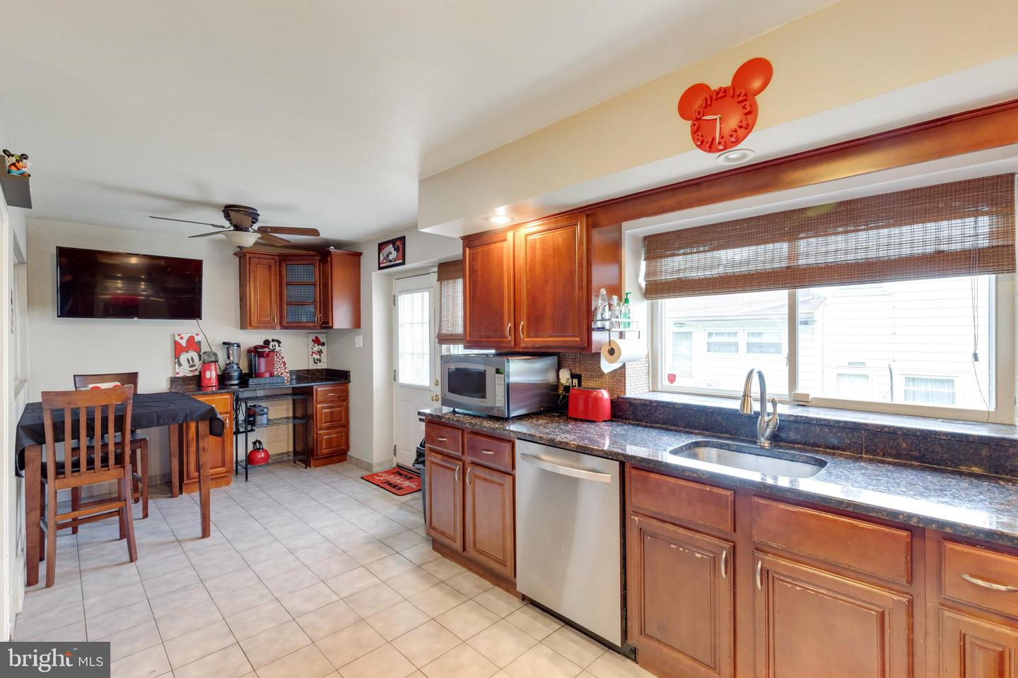 211 Windsor Ave